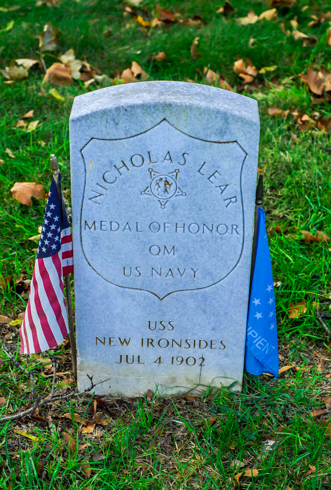 Gravesite marker image for nicholas lear