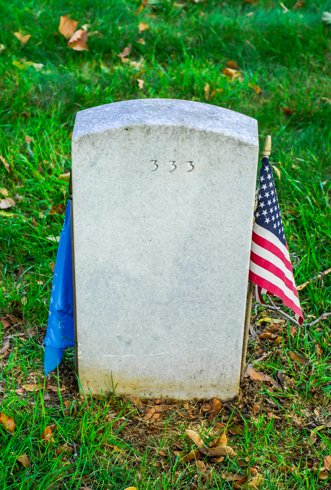 Gravesite marker image for nicholas lear