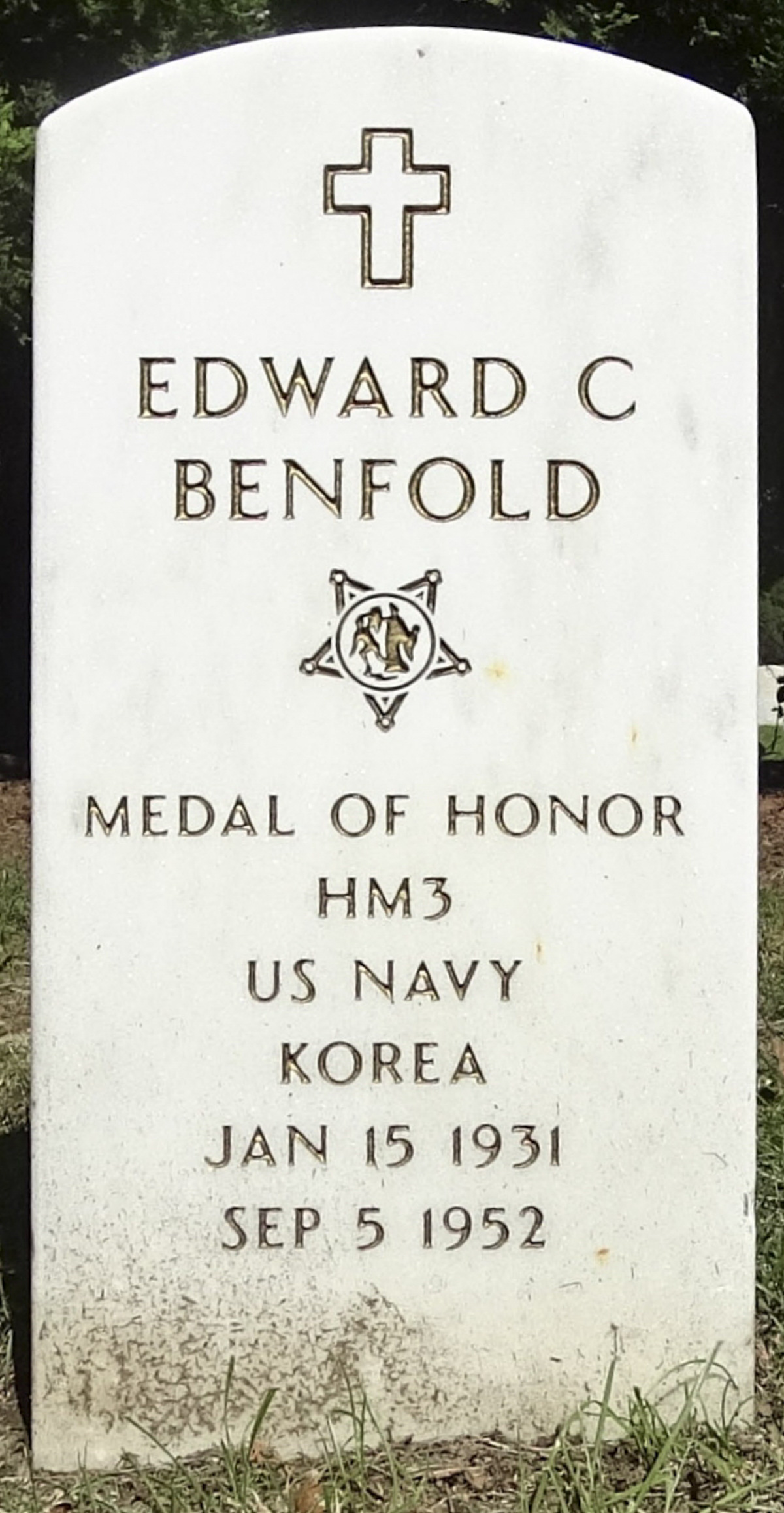 Gravesite marker image for edward clyde benfold