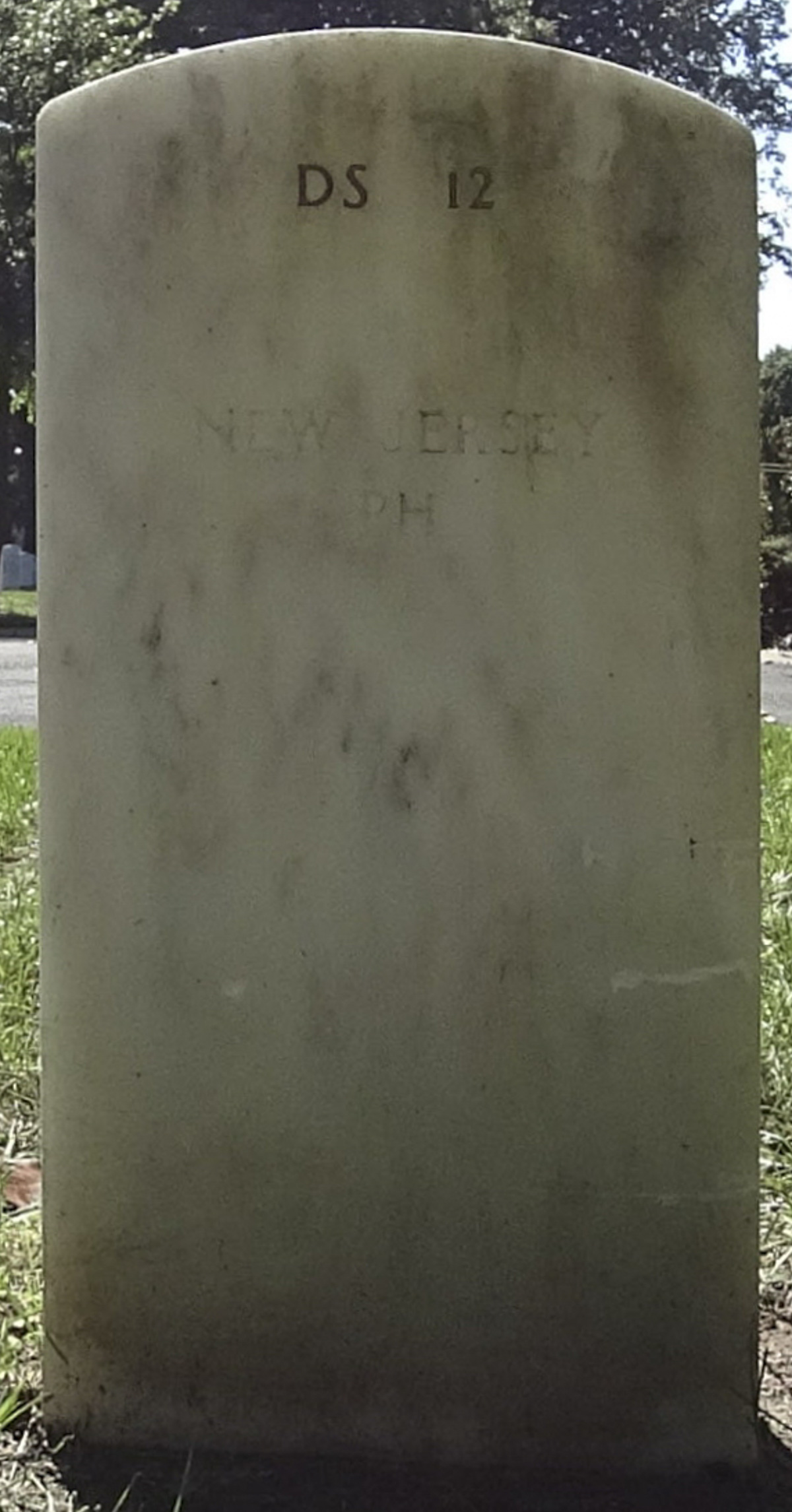 Gravesite marker image for edward clyde benfold