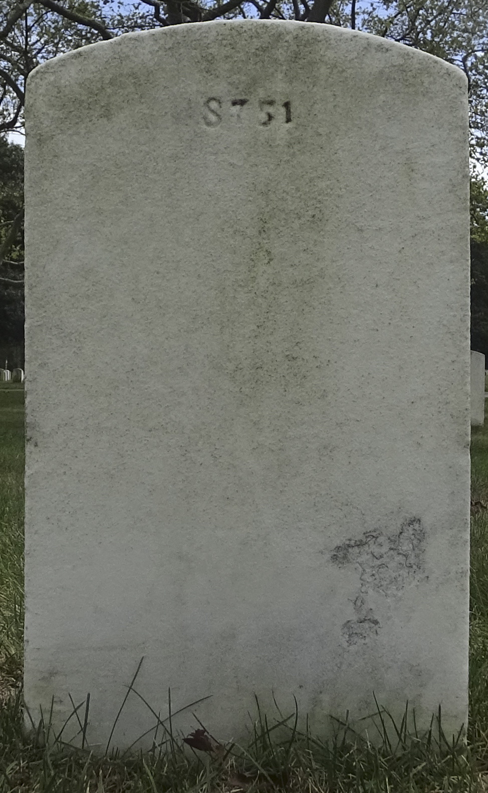 Gravesite marker image for robert w pineman