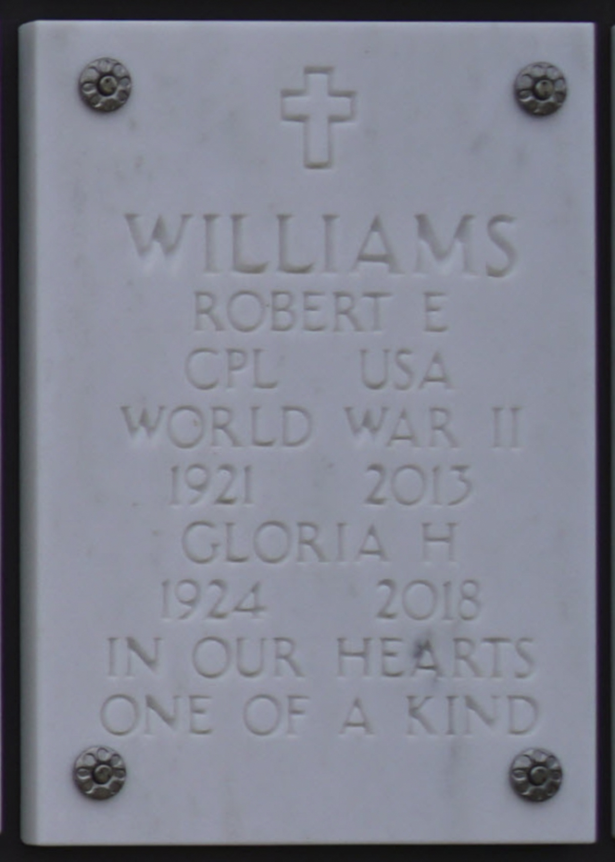 Gravesite marker image for robert e williams
