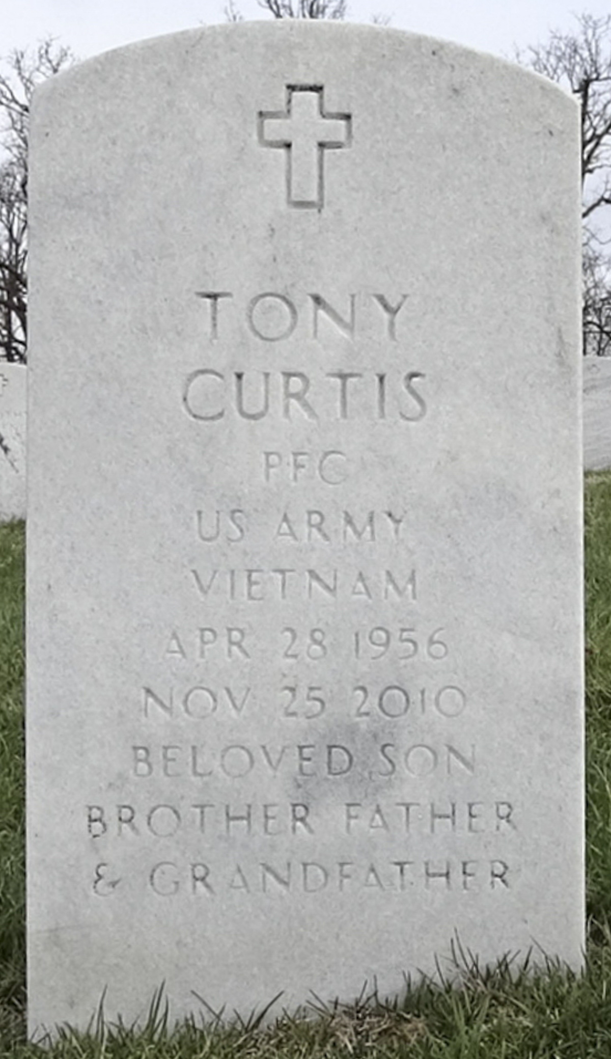 Gravesite marker image for tony curtis