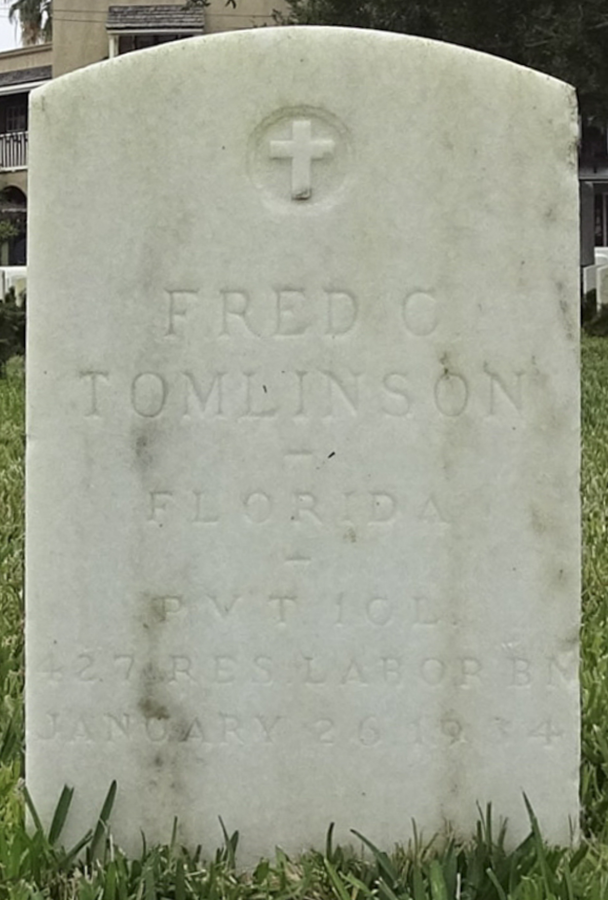 Gravesite marker image for fred c tomlinson