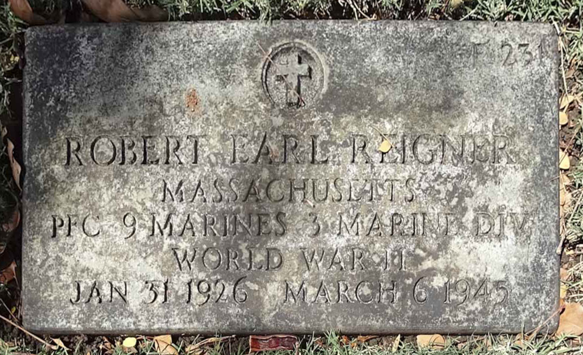 Gravesite marker image for robert earl reigner