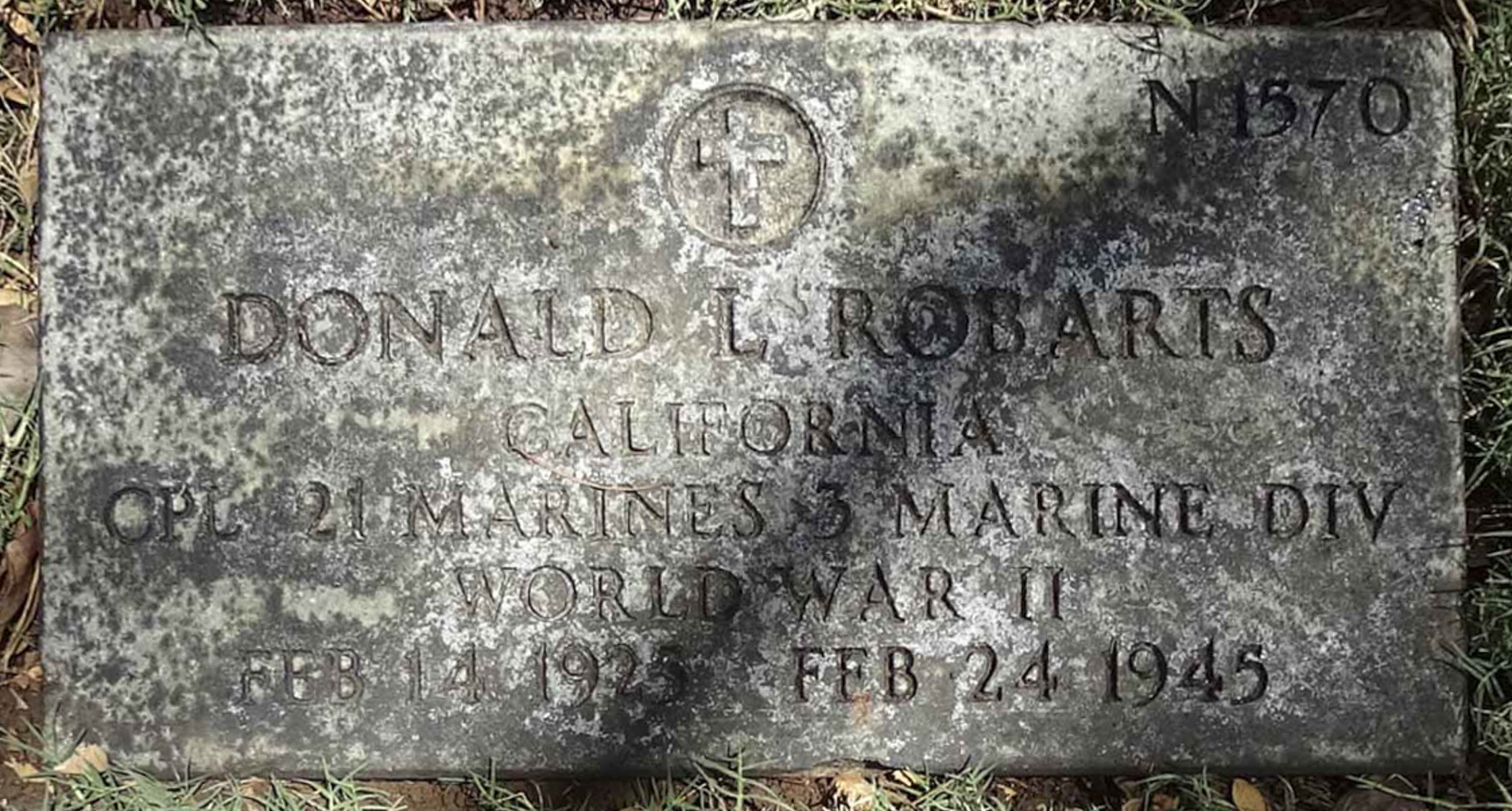 Gravesite marker image for donald l robarts