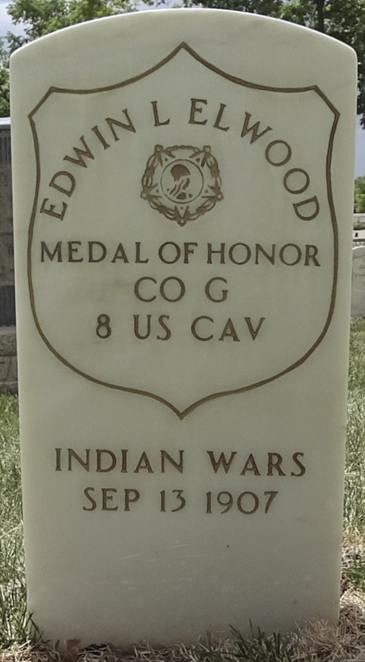 Gravesite marker image for edwin l elwood