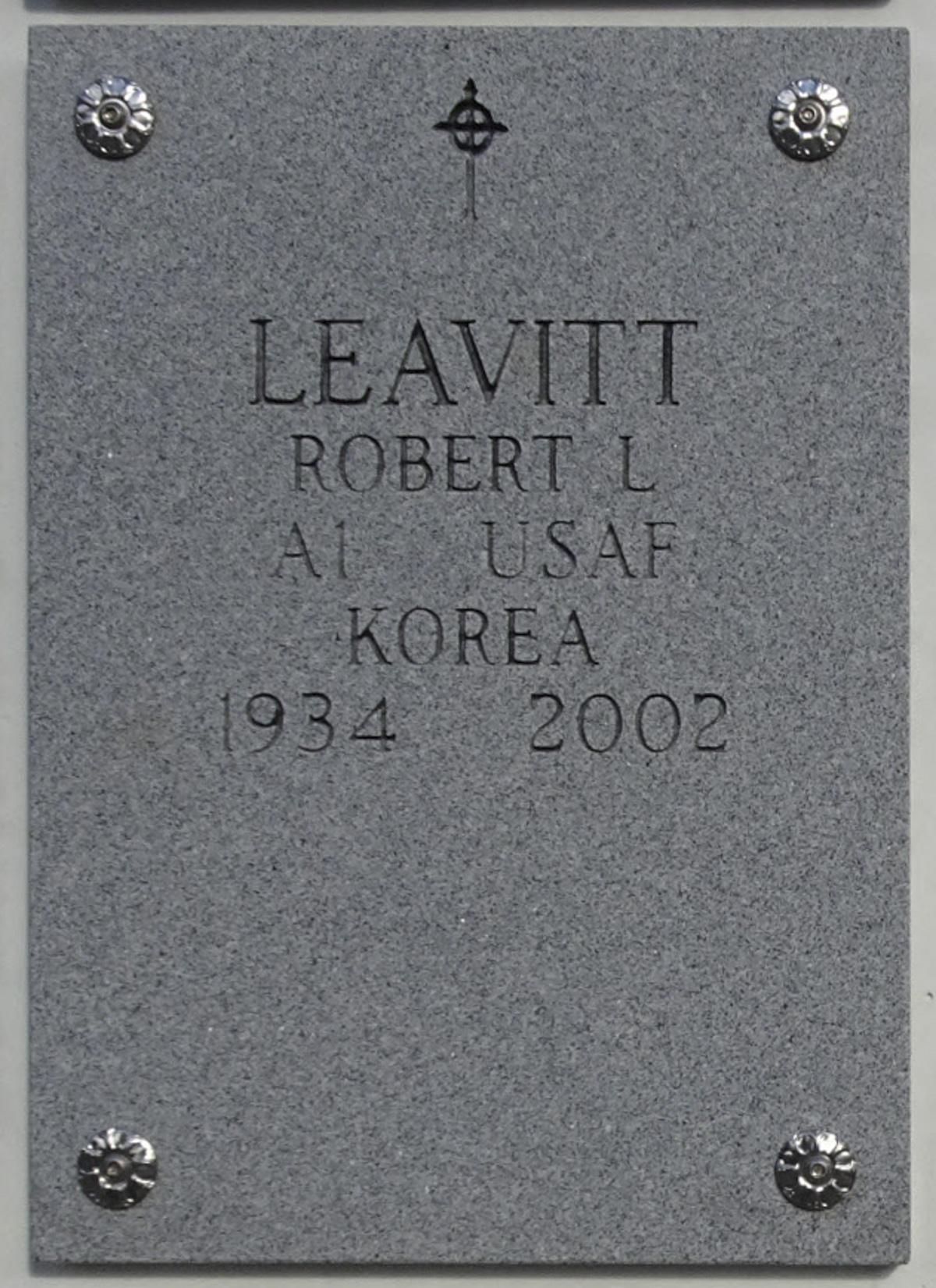 Gravesite marker image for robert l leavitt
