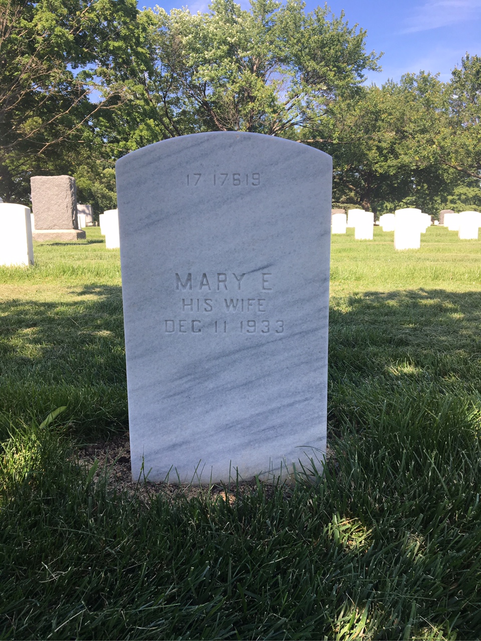 Gravesite marker image for john r luskey