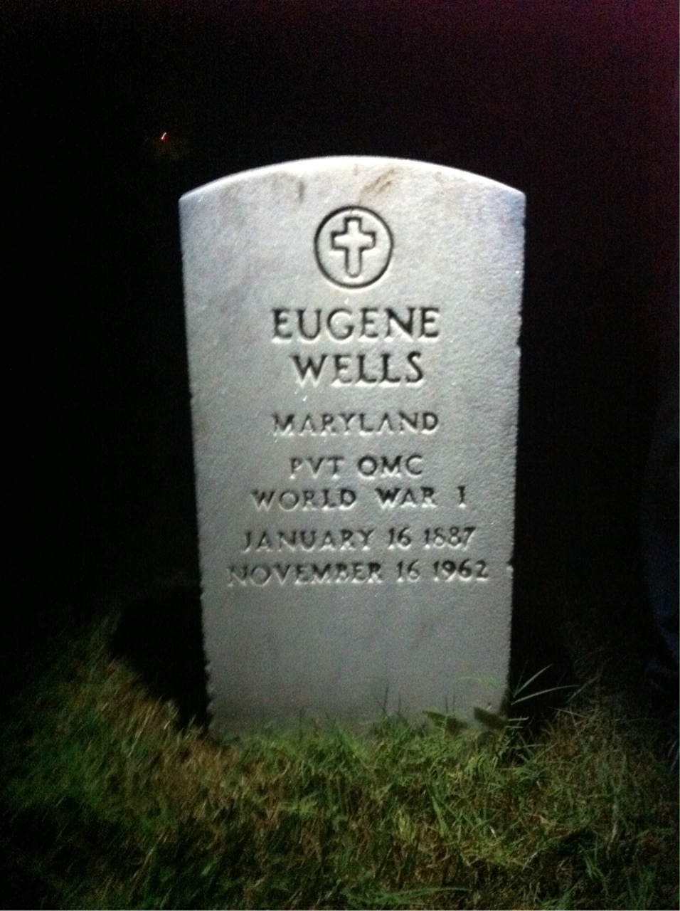 Gravesite marker image for eugene wells