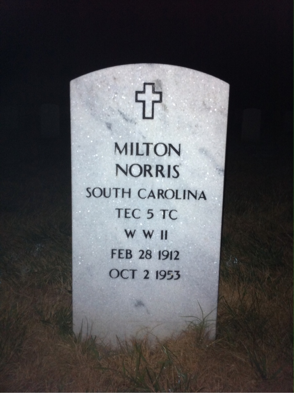 Gravesite marker image for milton norris