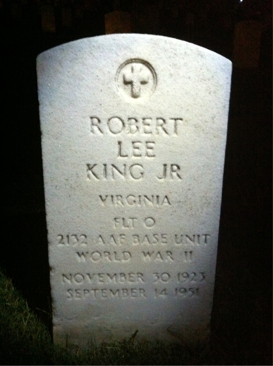 Gravesite marker image for robert lee king jr