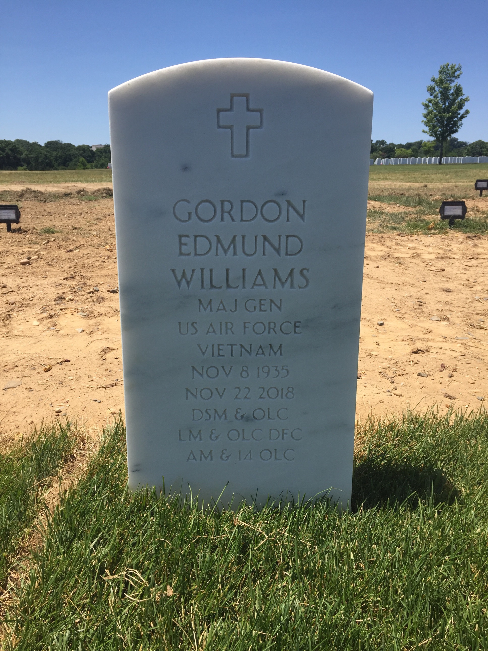 Gravesite marker image for gordon edmund williams