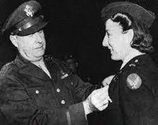 1LT Fox receiving the Purple Heart later changed to a Bronze Star. Press Enter to Activate this item.