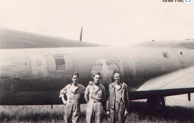 Image is of Airmen from the Army Air Corps Support Unit - Bassingbourn, England.  Press Enter to Activate this item.