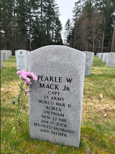 Pearl Mack, Jr.'s grave at Tahoma National Cemetery with flowers.