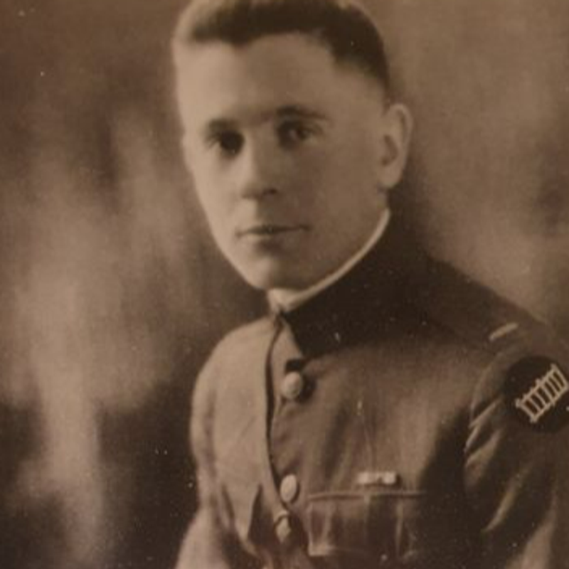 Theodore R Snyder Sr