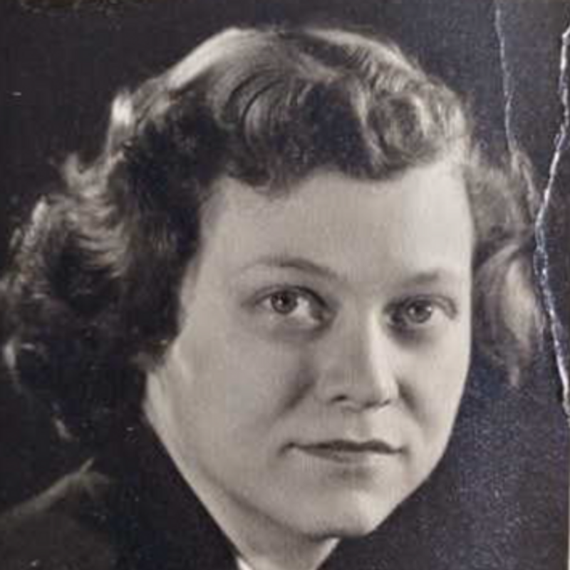 Alanna G Crowder
